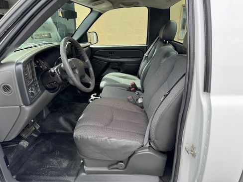 Used 2007 Chevrolet Silverado 2500 W/T w/ Heavy-Duty Power Package RWD image 17