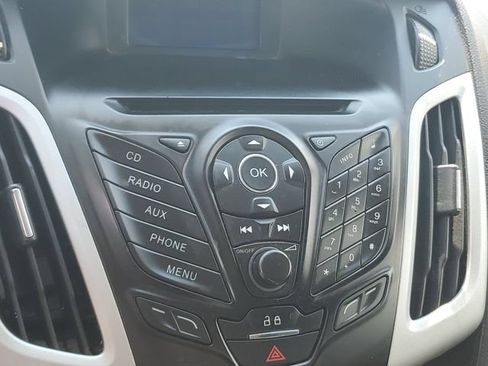 Used 2013 Ford Focus SE FWD image 18