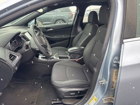 Used 2017 Chevrolet Cruze LT w/ Sun And Sound Package image 10