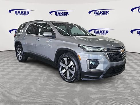 Used 2023 Chevrolet Traverse LT w/ LT Premium Package AWD/4WD image 3