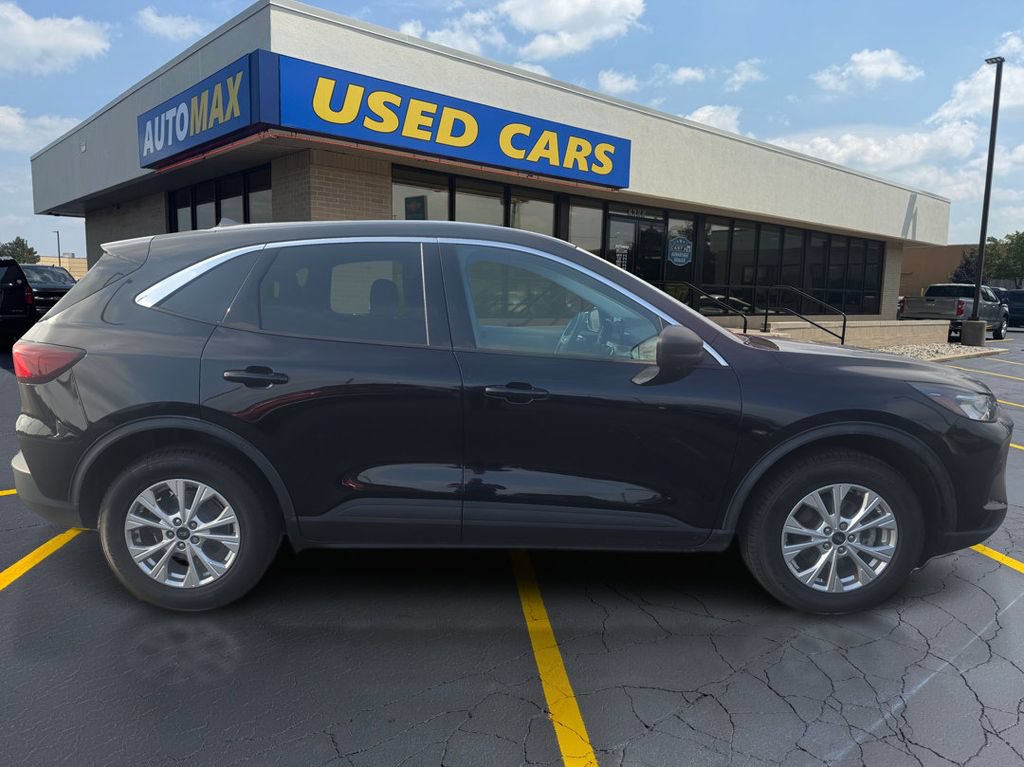 Used 2023 Ford Escape Active AWD/4WD image 2
