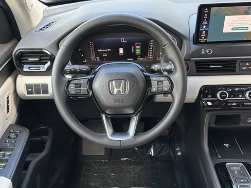 New 2026 Honda Pilot Touring image 13