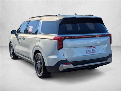 Used 2025 Kia Carnival SX image 8