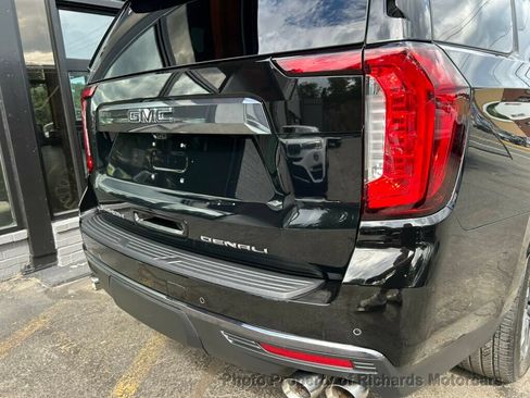 Used 2023 GMC Yukon Denali Ultimate AWD/4WD image 10