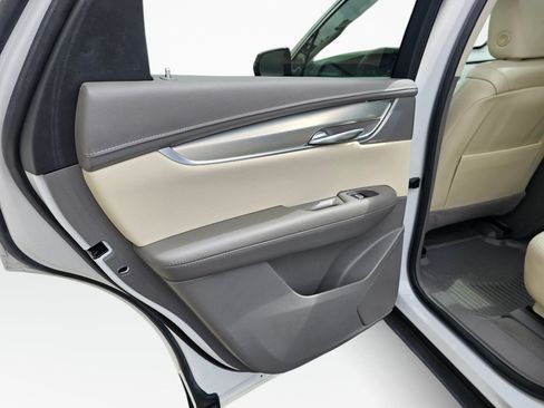 Certified 2023 Cadillac XT5 Premium Luxury w/ Technology Package AWD/4WD image 19