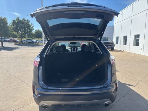Used 2024 Ford Edge Titanium image 12