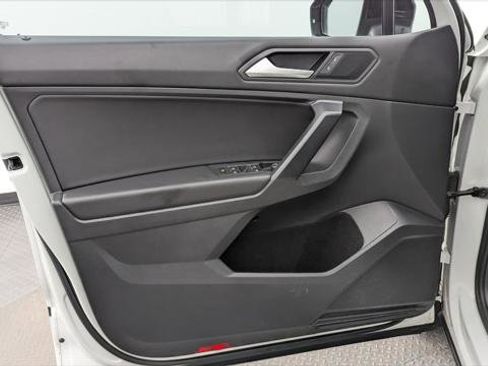 Used 2021 Volkswagen Tiguan SE R-Line image 13