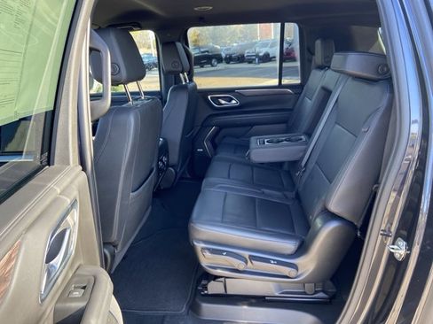 Used 2023 Chevrolet Suburban LT image 50