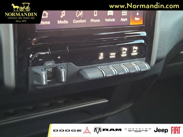 Used 2026 RAM 2500 Big Horn AWD/4WD image 12