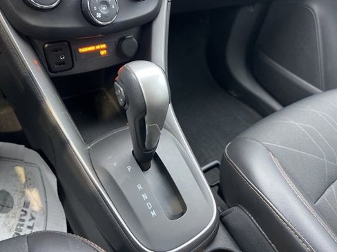 Used 2018 Chevrolet Trax LT w/ LT Convenience Package image 15