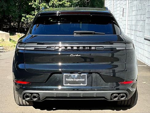 Used 2025 Porsche Cayenne Turbo AWD/4WD image 8
