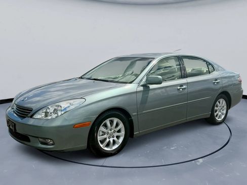 Used 2002 Lexus ES 330 FWD image 2