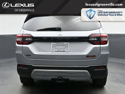 Used 2025 Honda Pilot TrailSport image 7