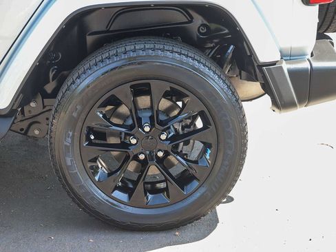 Used 2023 Jeep Wrangler Unlimited Sahara w/ Cold Weather Group AWD/4WD image 12
