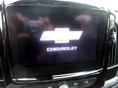 Used 2023 Chevrolet Traverse LT AWD/4WD image 2