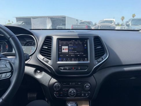 Used 2023 Jeep Cherokee Altitude Lux AWD/4WD image 9