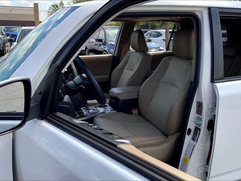 Used 2021 Toyota 4Runner SR5 Premium w/ Moonroof Package image 8