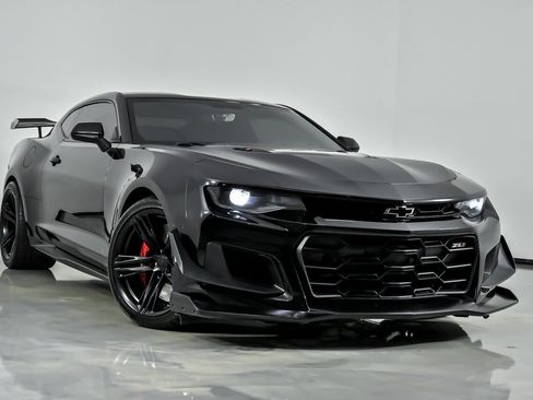 Used 2022 Chevrolet Camaro ZL1 RWD image 1