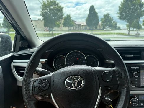 Used 2016 Toyota Corolla LE FWD image 19