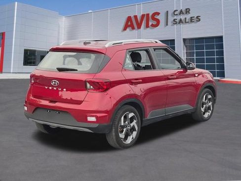 Used 2025 Hyundai Venue SEL FWD image 6
