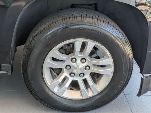 Used 2020 Chevrolet Suburban LT AWD/4WD image 16