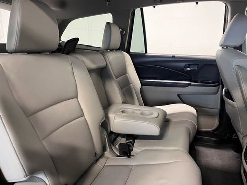 Used 2017 Honda Pilot Touring image 13