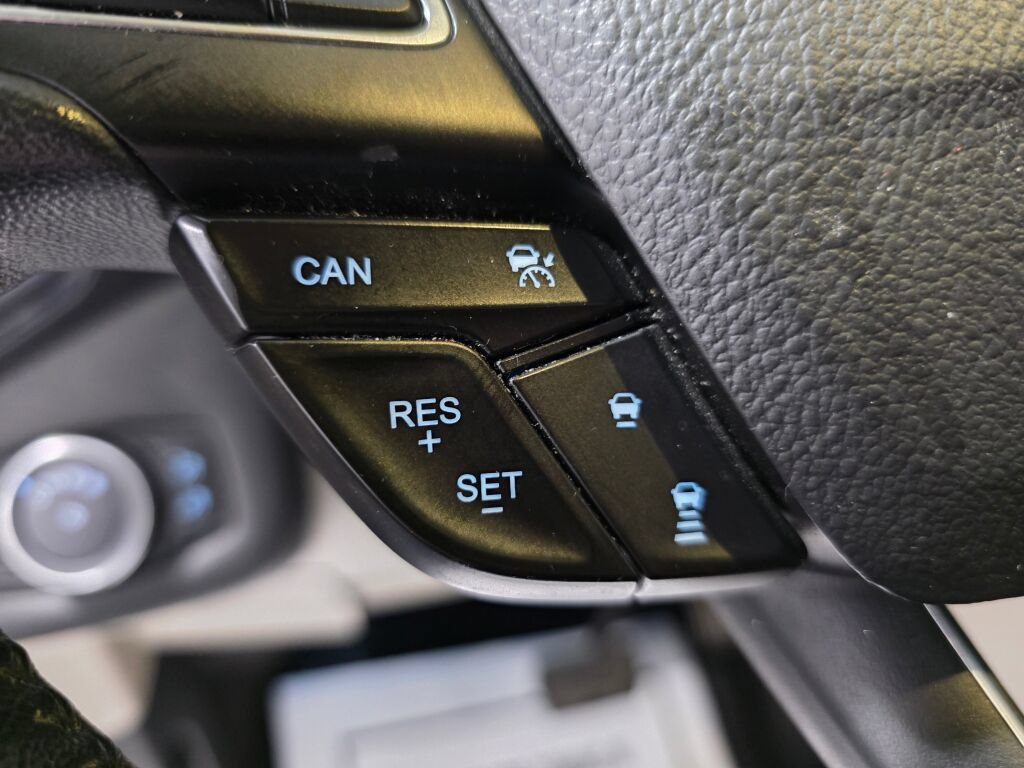 Used 2017 Ford Escape Titanium w/ Equipment Group 301A AWD/4WD image 15