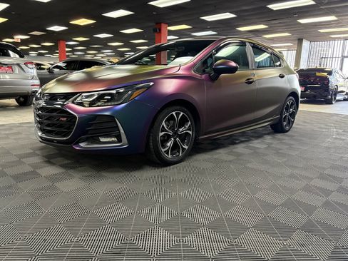 Used 2019 Chevrolet Cruze LT w/ Convenience Package image 4