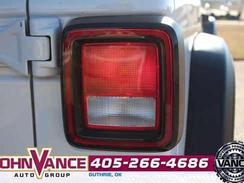 Used 2022 Jeep Wrangler Sport image 11