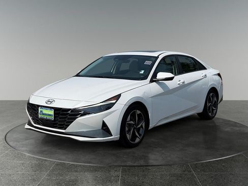 Used 2021 Hyundai Elantra Limited FWD image 3