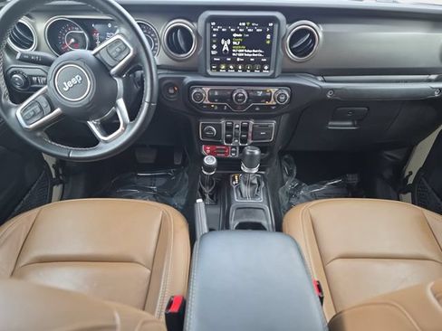 Used 2022 Jeep Gladiator Rubicon w/ Trailer Tow Package AWD/4WD image 9