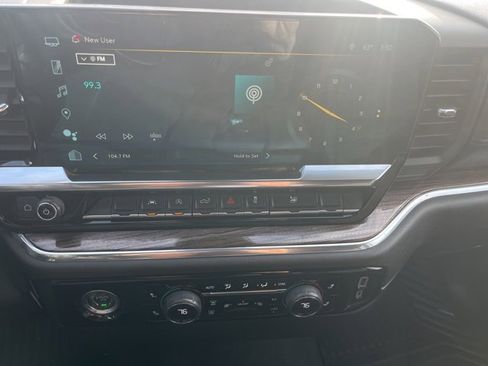 Used 2023 Chevrolet Silverado 1500 LT image 15