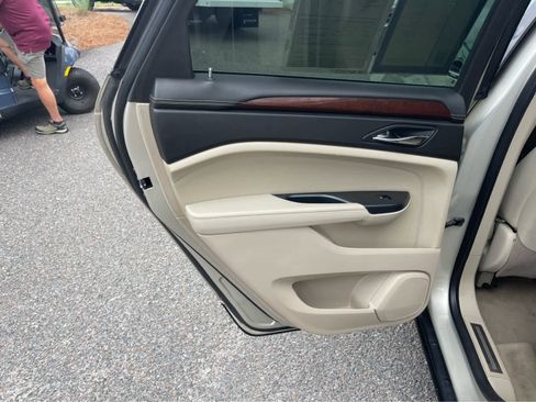 Used 2013 Cadillac SRX Luxury w/ Driver Awareness Package FWD image 19