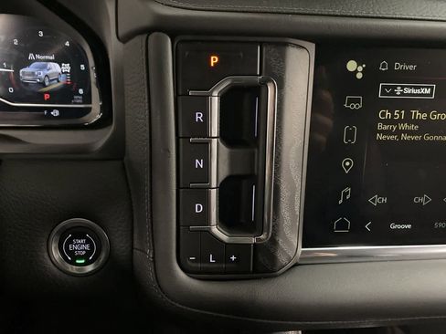 Used 2024 GMC Yukon Denali w/ Advanced Technology Package image 25