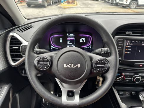 Used 2025 Kia Soul LX w/ LX Technology Package image 34