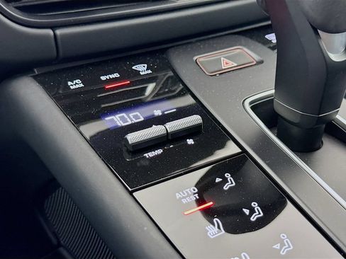 Used 2025 Porsche Macan S AWD/4WD image 16