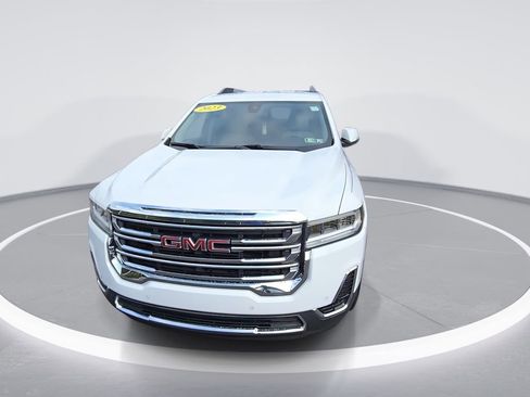 Used 2023 GMC Acadia SLE w/ Driver Convenience Package image 4