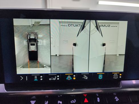 Used 2024 Chevrolet Silverado 2500 LT w/ Z71 Sport Edition image 16