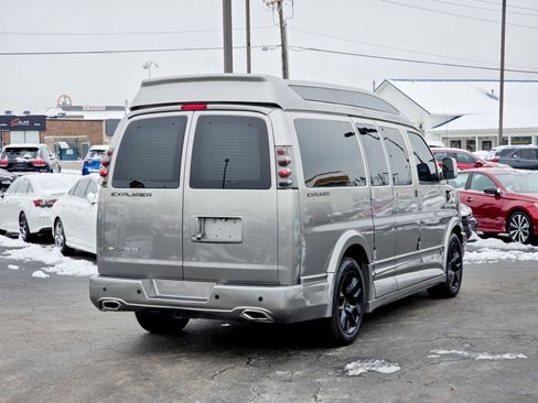 Used 2025 Chevrolet Express 2500 w/ Driver Convenience Package image 18