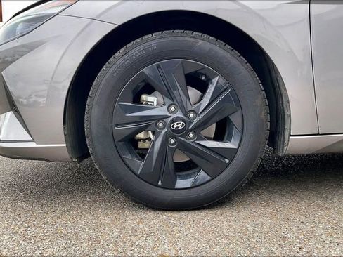 Used 2023 Hyundai Elantra Blue w/ Cargo Package image 4