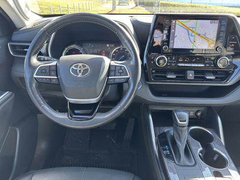 Used 2022 Toyota Highlander Limited image 30
