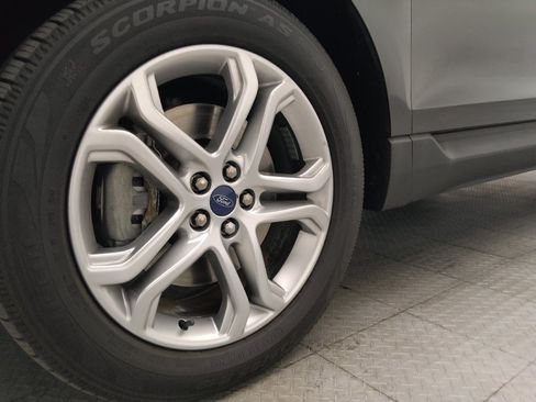 Used 2018 Ford Edge Titanium AWD/4WD image 31