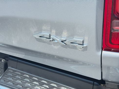 Used 2023 RAM 1500 Laramie AWD/4WD image 16