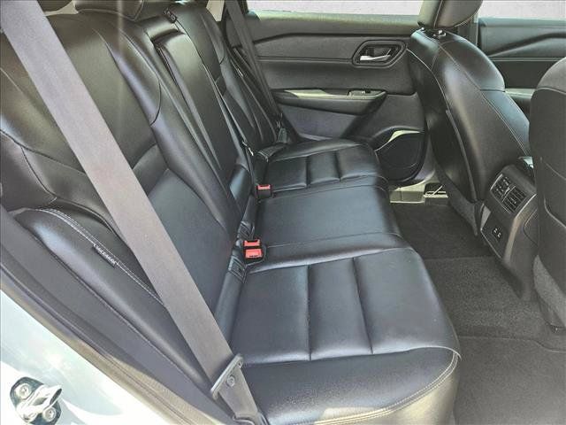 Used 2024 Nissan Rogue SL AWD/4WD image 21