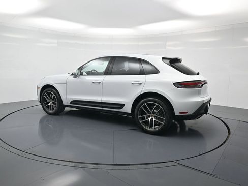 Used 2026 Porsche Macan image 3