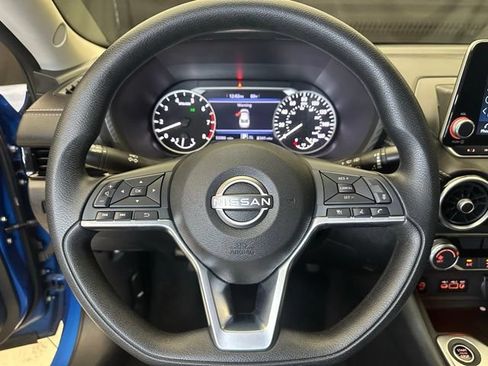 Used 2024 Nissan Sentra SV FWD image 25