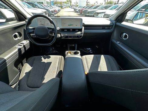Used 2024 Hyundai Ioniq 5 SE RWD image 16