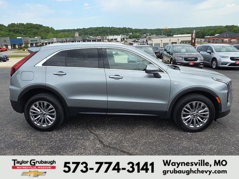 Used 2025 Cadillac XT4 Premium Luxury AWD/4WD image 9
