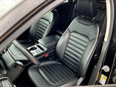 Used 2022 Ford Edge SEL w/ Convenience Package image 16