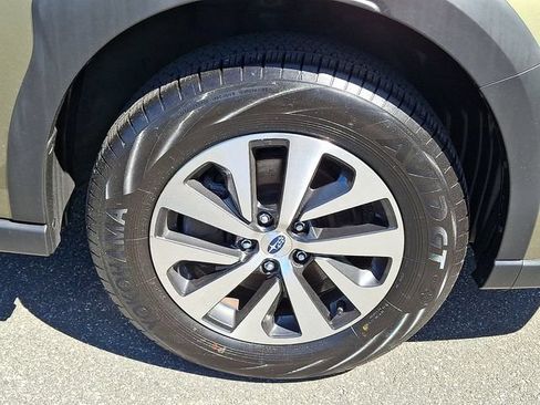 Used 2024 Subaru Outback Premium AWD/4WD image 8